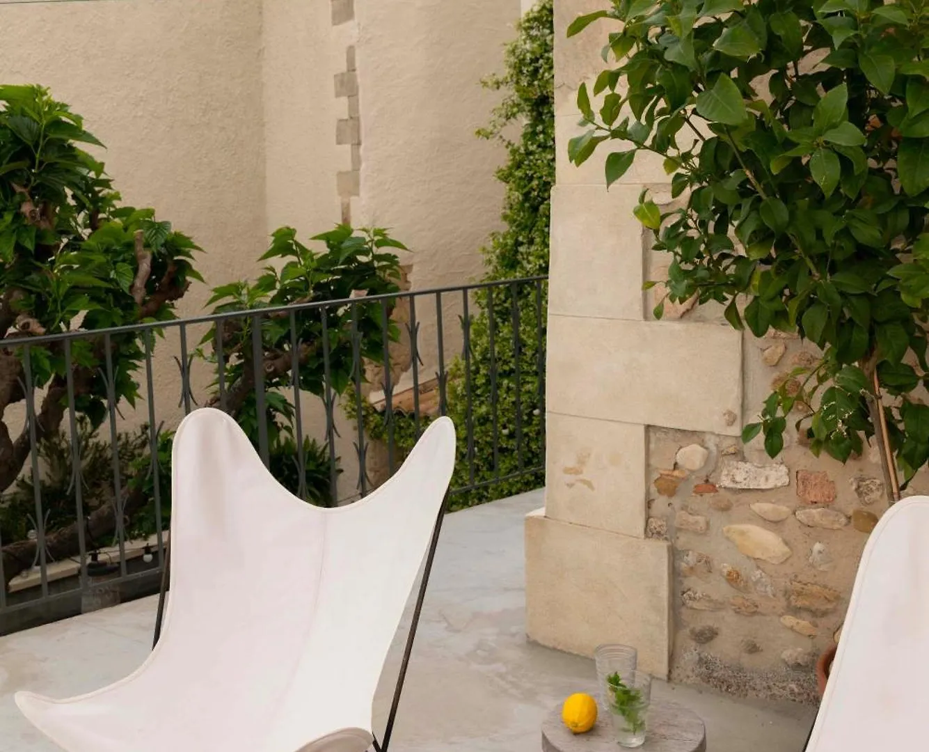 La Perroya Hotel Visan